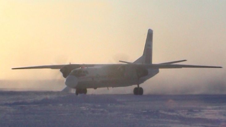 Despegue del avión de la base Barneo - Expedición Polo Norte Geográfico - 2002