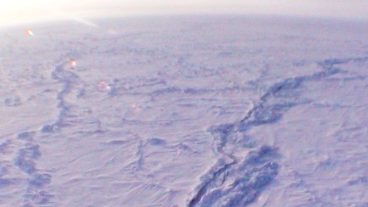 Vuelo en helicóptero sobre el Océano Ártico - Expedición Polo Norte Geográfico - 2002