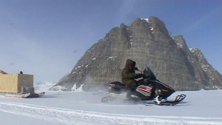 Ruta en motonieve hacia Maxwell Bay - Expedición Nanoq 2007