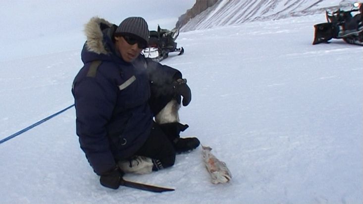 Almuerzo en ruta a base de Arctic Char congelado - Expedición Nanoq 2007