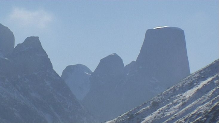 Monte Asgard visto desde el lago Glacier - Expedición al Casquete Polar Penny - 2009
