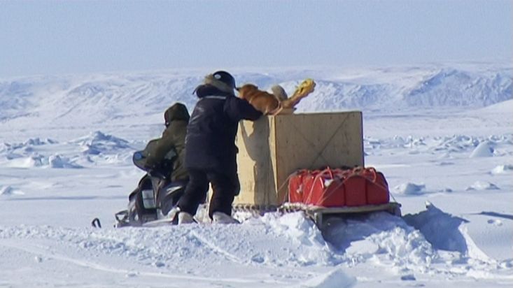 Atascados con la motonieve en el hielo caótico del paso del noroeste - Expedición Nanoq 2007
