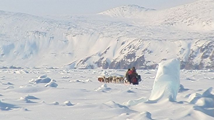 Atravesando con los trineos de perros una zona de hielo caótico - Expedición Nanoq 2007