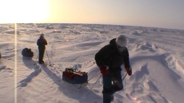 Atravesando un ventisquero - Expedición Polo Norte Geográfico - 2002