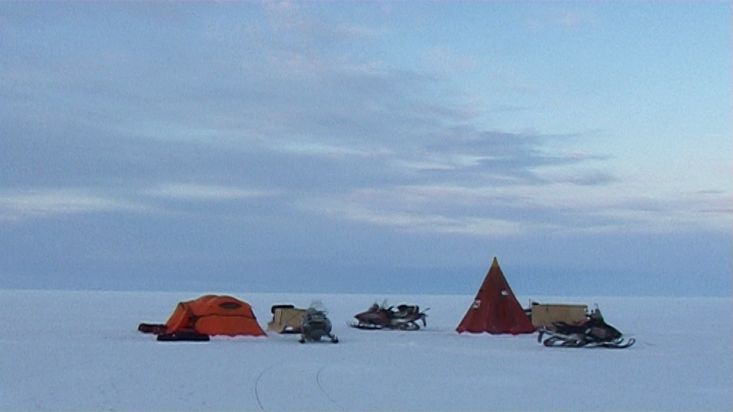 Campamento al atardecer en Cape Dungeness - Expedición Nanoq 2007