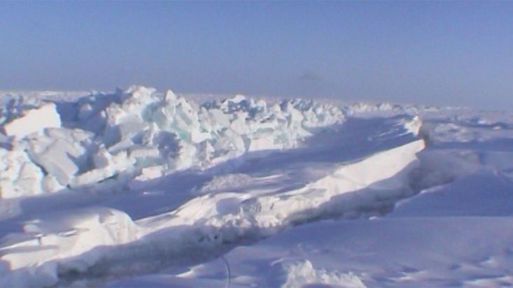 Atraveasndo una cresta de presión - Expedición Polo Norte Geográfico - 2002