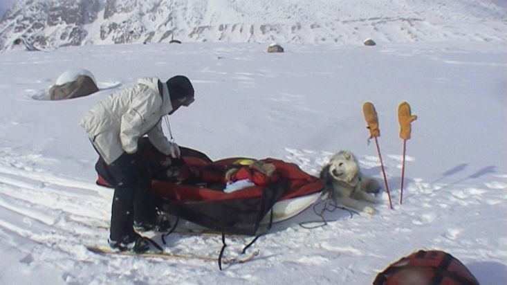 Descarga del porteo al Stewart Valley - Expedición Sam Ford Fiord 2010