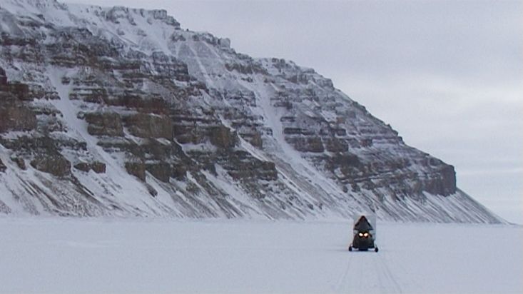 Flanqueando las montañas escalonadas de la península de Borden - Expedición Nanoq 2007