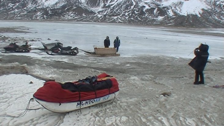 Esperando a los Inuit al final de la travesía - Expedición al Casquete Polar Penny - 2009