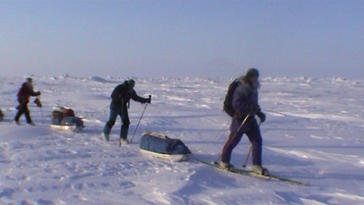 Esquiando en la banquisa - Expedición Polo Norte Geográfico - 2002