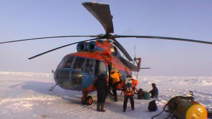 Helicóptero en la base Barneo - Expedición Polo Norte Geográfico - 2002