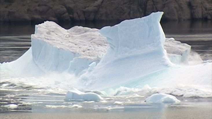 Iceberg derrumbándose en Kulusuk, Groenlandia - Agosto 2009