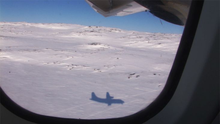 Vuelo de Pangnirtung a Iqaluit - Expedición Akshayuk Pass 2008