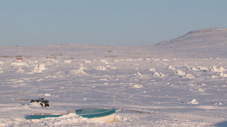 La costa del pueblo Inuit de Clyde River - Expedición Sam Ford Fiord 2010