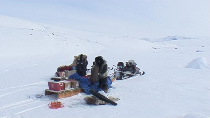 Llegada en motonieve al inicio de la expedición - Expedición al Casquete Polar Penny - 2009
