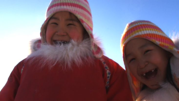 Niñas Inuit de Qikiqtarjuaq, 