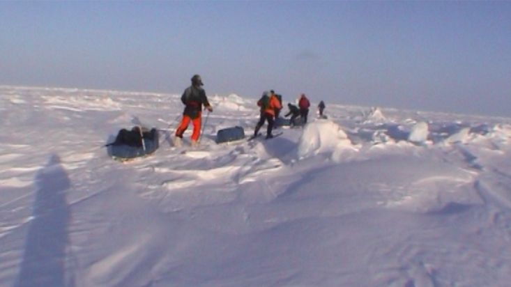 Esquiando hacia el Polo - Expedición Polo Norte Geográfico - 2002