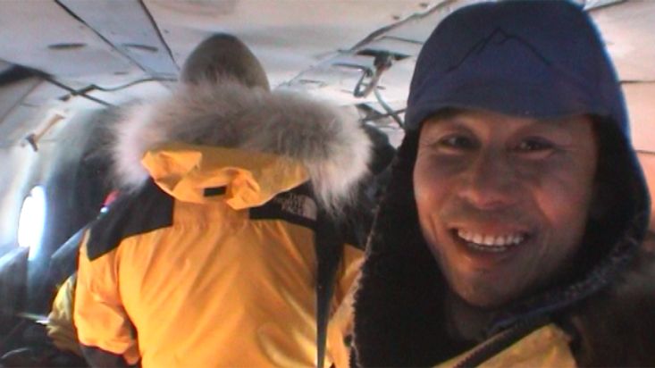 En el helicóptero hacia el punto de partida - Expedición Polo Norte Geográfico - 2002