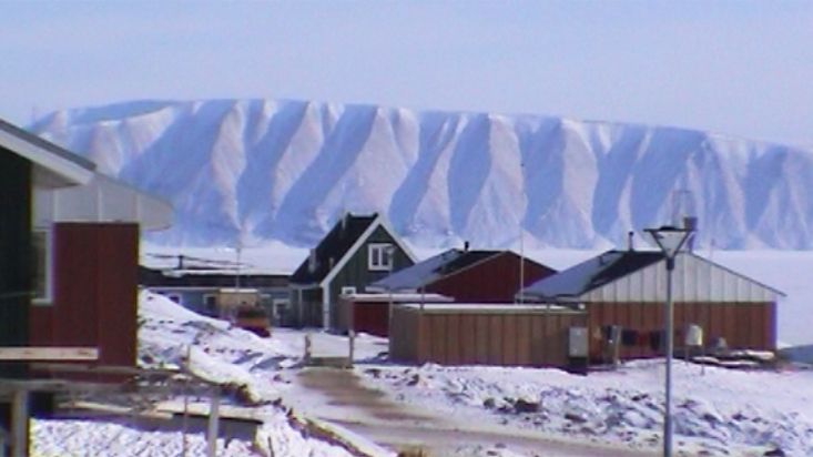 La población Inuit de Qaanaaq - Expedición Thule - 2004