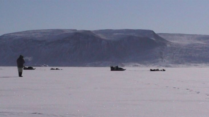 La ruta en trineo de perros continúa desde el iceberg - Expedición Thule - 2004