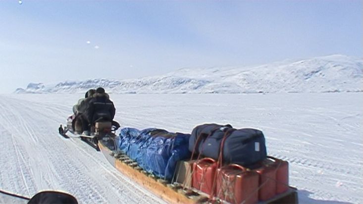 Salida en motonieve de Pangnirtung hacia el casquete polar de Penny - Expedición casquete polar Penny - 2009