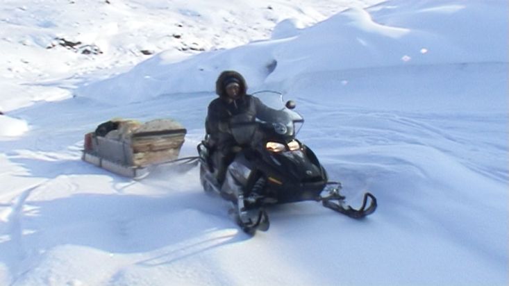 Por la tundra y lagos helados en motonieve hacia el casquete polar Penny - Expedición al Casquete Polar Penny - 2009
