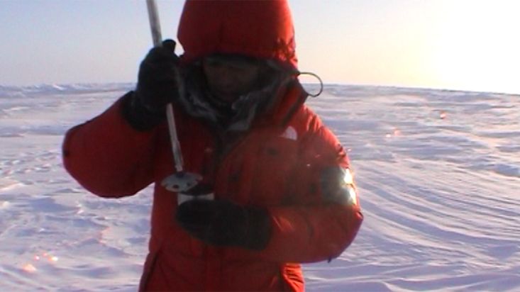 Cómo remover un vaso de bebida caliente en la banquisa - Expedición Polo Norte Geográfico - 2002