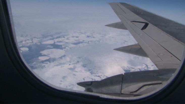 Vuelo sobre los témpanos flotantes de la costa de Baffin - Expedición al Casquete Polar Penny - 2009